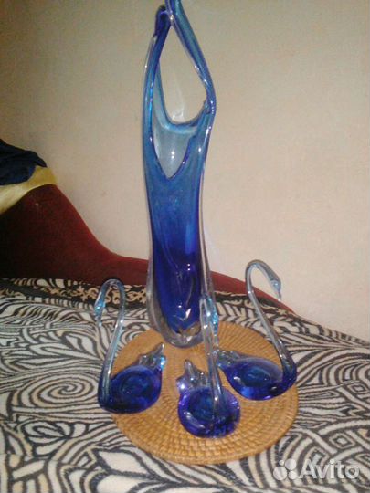 Ваза и лебеди ссср.Цветное стекло