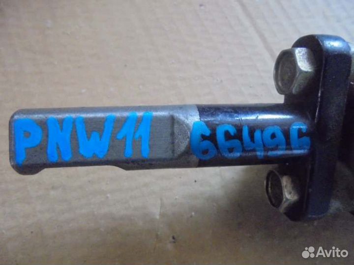 Рулевой карданчик Nissan Avenir PNW11
