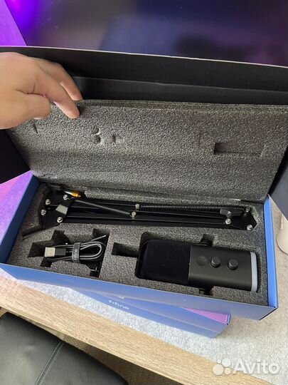 Микрофон + пантограф Fifine AM8T