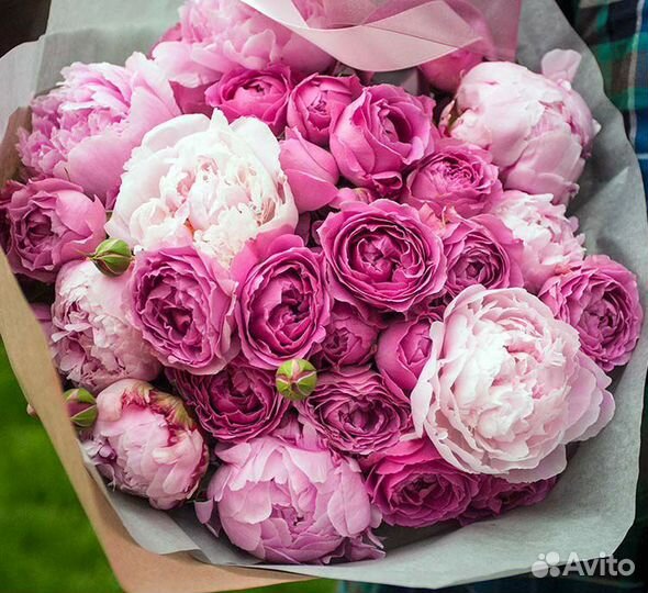 Букет пионов и пионовидных роз