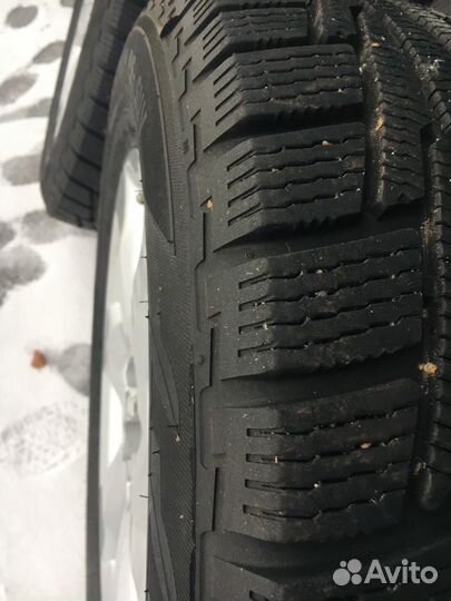 Продам резину Nokian 225/65/17