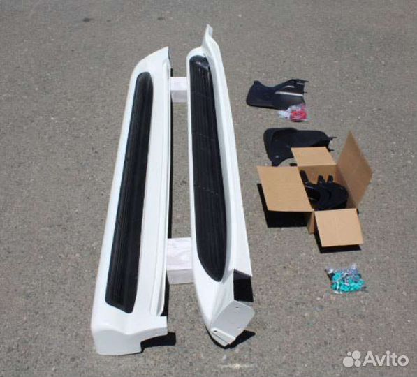 Порог левый Land Cruiser 200 белый перламутр 070