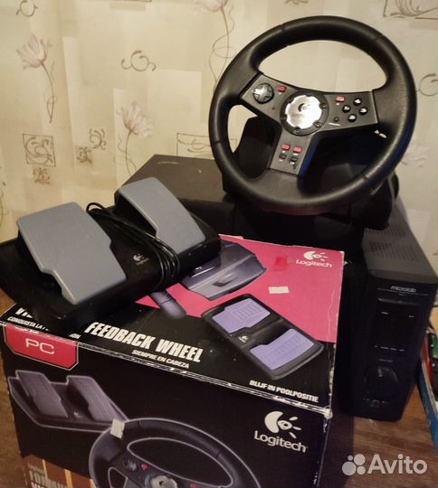 Игровой руль с педалями Logitech
