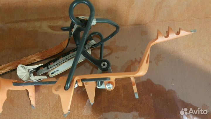 Кошки спортивные Charles Moser Dart 1 пара