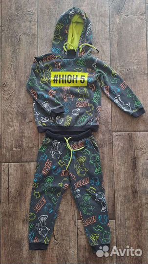 Пакет фирменной одежды на мальчика