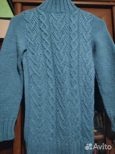 Продажа свитера ручной вязки