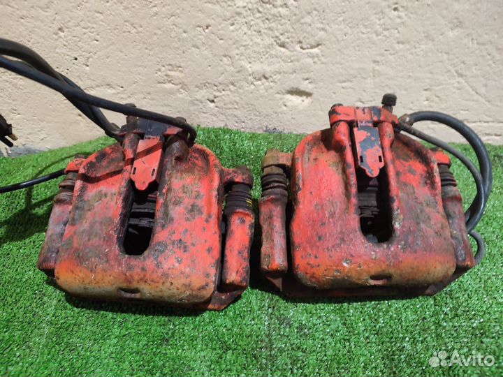 Передний суппорт Mercedes-Benz w201, w124