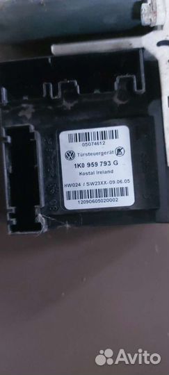 Моторчик стеклоподъёмника передний правый Volkswag