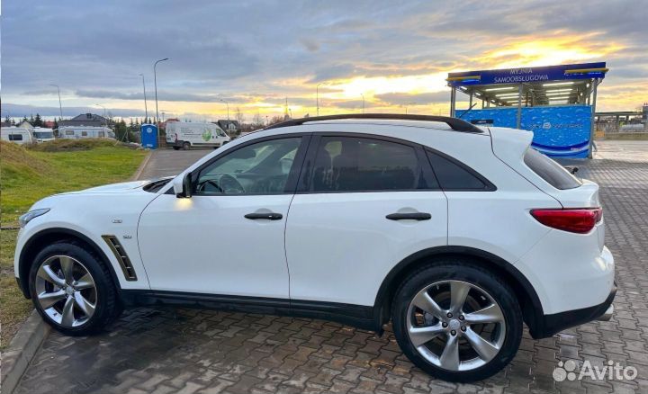 Infiniti QX70 5.0 AT, 2014, 151 895 км