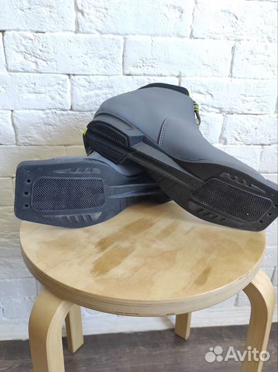 Лыжные ботинки и лыжи quechua 38 р 180 см