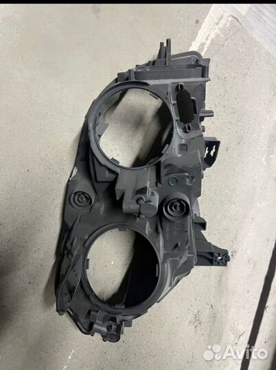 Корпус фары Mercedes Benz 204 GLK ксен+LED - 13-15