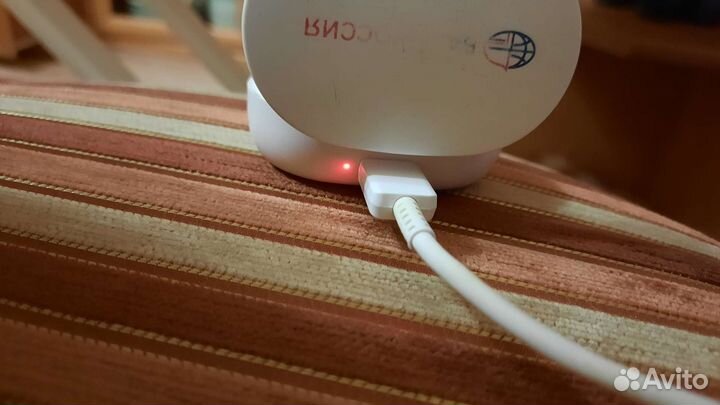 Зарядное устройство к беспроводным наушникам niper