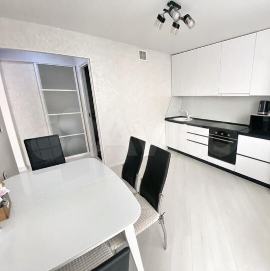 2-к. квартира, 56 м², 2/6 эт.