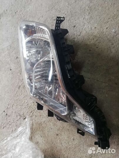Фары на toyota land cruiser prado 150