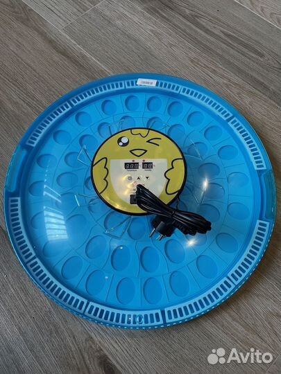 Инкубатор автоматический 52 яйца smile HHD