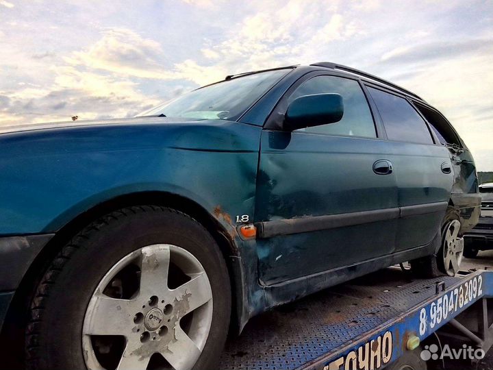 Toyota Avensis 1.8 МТ, 1998, битый, 260 000 км