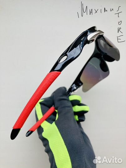 Зеркальные спортивные очки с цветными линзами