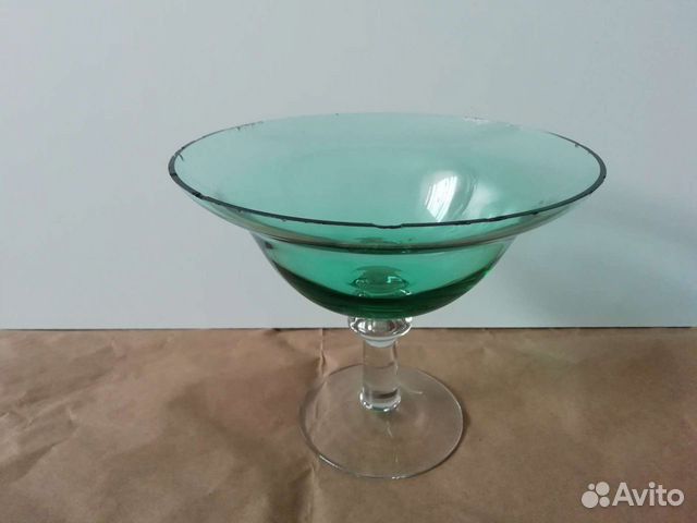 Ваза для фруктов на ножке стекло