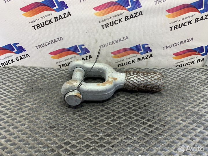 Крюк буксировочный