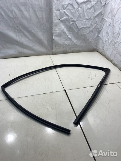 Уплотнитель стекла (передний, левый) (Haval F7)