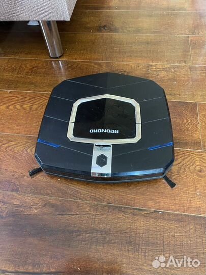 Робот пылесос redmond