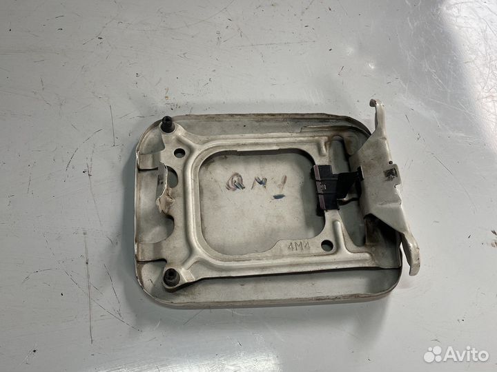 Лючок бензобака Sunny FB15 B15 G10