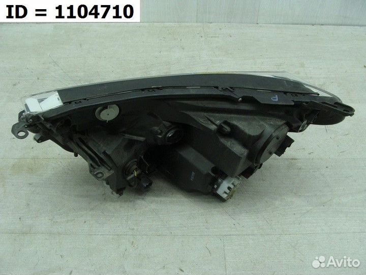 Фара правая Toyota RAV4