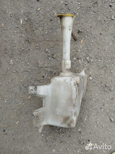 Бачок стеклоочистителя Nissan Almera N16