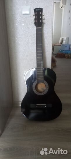 Акустическая гитара