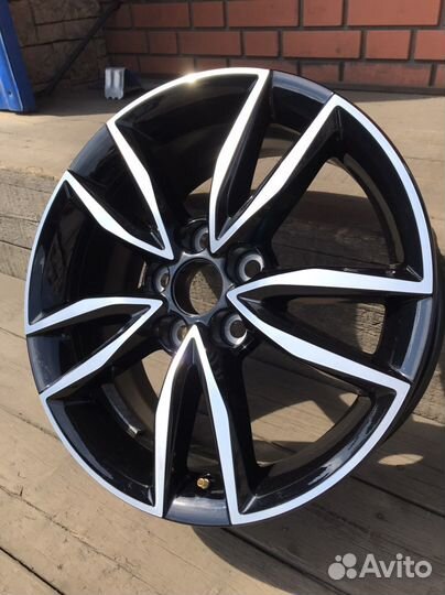 Оригинальный диск R17 Toyota Camry