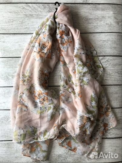 Новые женские платки и палантины C&A