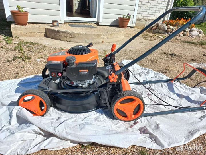 Газонокосилка бензиновая самоходная