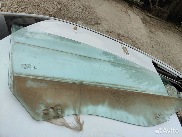 Geely Emgrand EC7 стекло двери передней правой