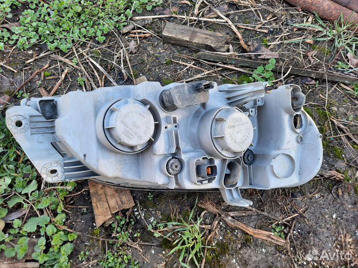 Фара kia carnival