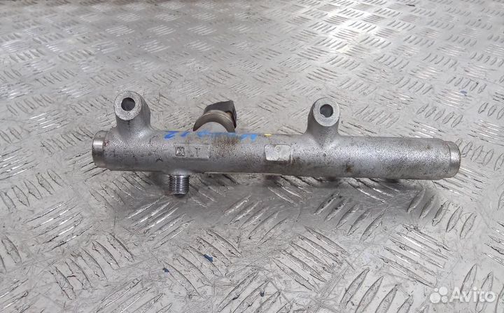 Рейка топливная (рампа) Audi A4/RS4/S4