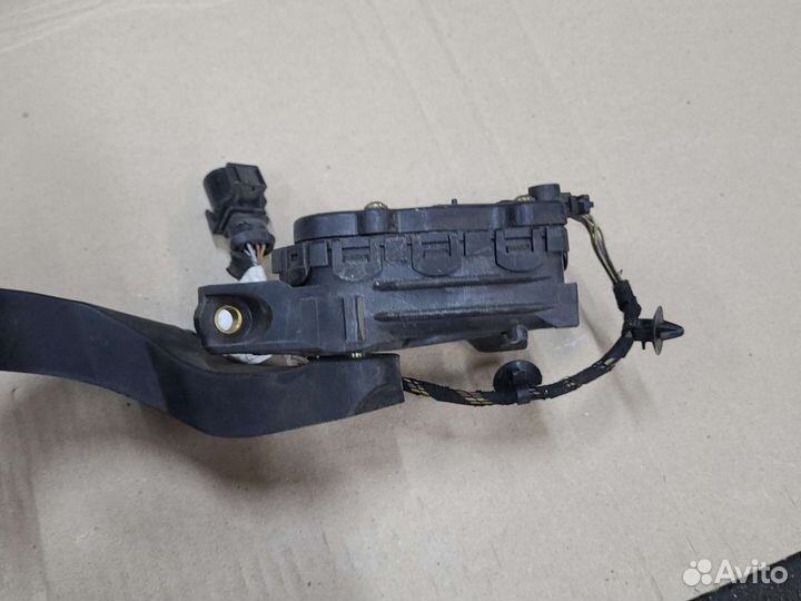 Педаль газа электронная Audi A6 C5 A4 B5 VW Passat