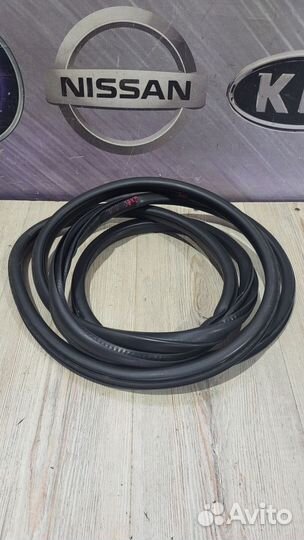 Уплотнитель перед проема двери infiniti QX60 Лев