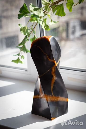 Скульптура дизайнерская из камня