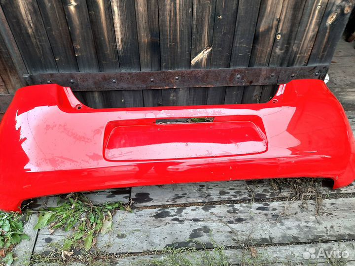 Бампер задний от тойоты ярис,хечбек. Б/у 6000 ру