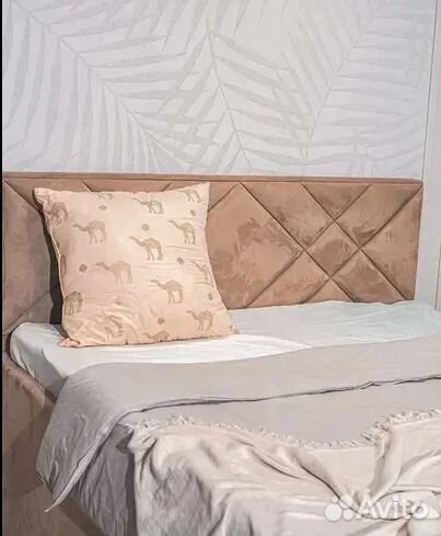 Новая квадратная подушка