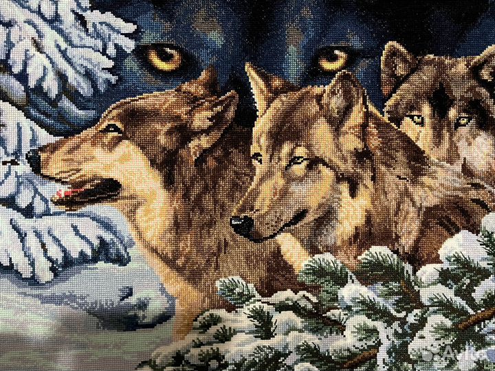 10 картин, вышитых крестиком