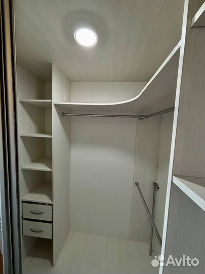 Шкаф купе угловой с зеркалом