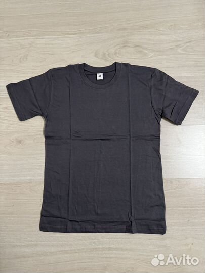 Однотонные футболки