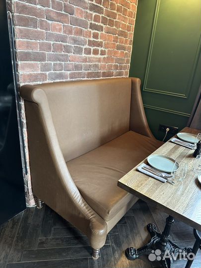 Кожаный диван