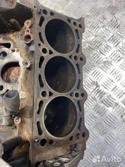 Блок цилиндров AudiQ7 4L2008