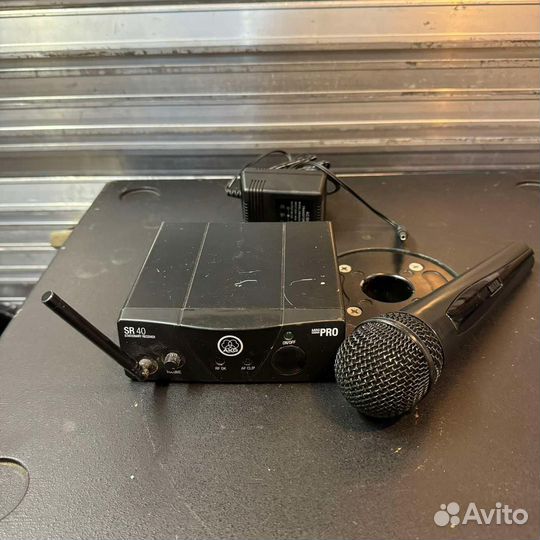 Радиомикрофон AKG WMS 40mini