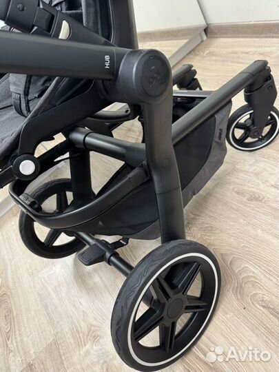 Прогулочная коляска joolz hub plus +