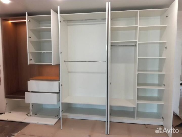 Шкаф двухстворчатый