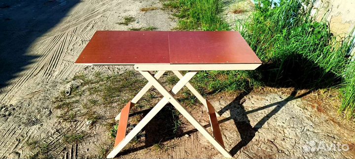 Стол деревянный бабочка