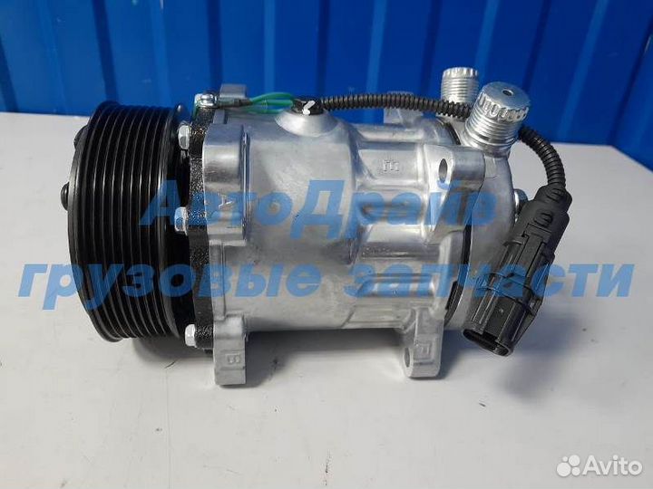 Компрессор кондиционера Ман Тгс Тгх Тга D2066